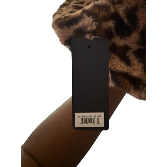 Ed Hardy Leopard Faux Fur Bucket Hat NWT - Picture 4 of 5